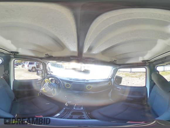 ✅ 2018 Jeep Wrangler Unlimited Sahara • VIN: 1C4HJXEN8JW222703 • Lot: 81207885. Wystawiony na Copart z przebiegiem 97 574 mil. Bezpłatny archiwum sprzedaży aukcyjnych z USA i szczegółowy raport historii pojazdu na DreamBid. Zdjęcie 14.