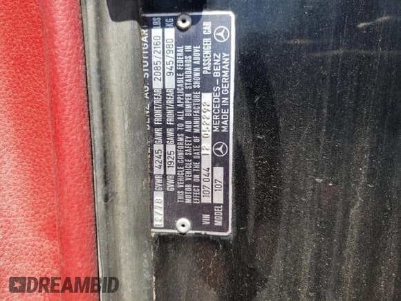 ✅ 1979 Mercedes-Benz SL • VIN: 10704412052292 • Лот: 64758035. Опубликован ранее на Copart с пробегом 146 896 миль. Бесплатный доступ к архиву аукционных продаж из США и подробный отчёт об истории автомобиля на DreamBid. Изображение 12.