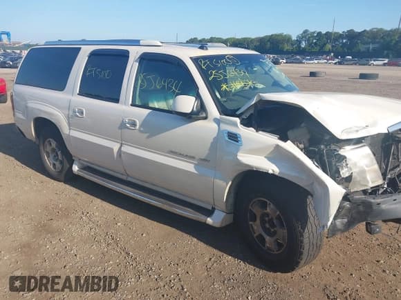 ✅ 2004 Cadillac Escalade ESV • VIN: 3GYFK66N24G327974 • Лот: 42584310. Опубликован ранее на IAAI с пробегом Не указан. Бесплатный доступ к архиву аукционных продаж из США и подробный отчёт об истории автомобиля на DreamBid. Изображение 1.