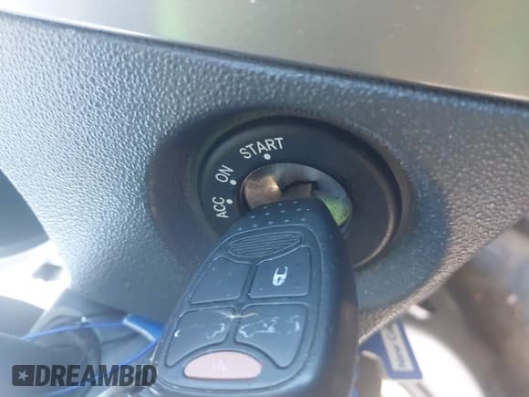 ✅ 2008 Chrysler Sebring Limited • VIN: 1C3LC65M88N609083 • Lot: 43541554. Wystawiony na IAAI z przebiegiem 107 190 mil. Bezpłatny archiwum sprzedaży aukcyjnych z USA i szczegółowy raport historii pojazdu na DreamBid. Zdjęcie 11.