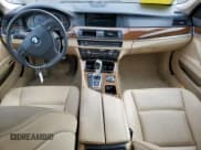 ✅ 2013 BMW 5 Series 528i xDrive • VIN: WBAXH5C58DD115498 • Лот: 46330755. Опубликован ранее на Copart с пробегом 130 551 миль. Бесплатный доступ к архиву аукционных продаж из США и подробный отчёт об истории автомобиля на DreamBid. Изображение 8.