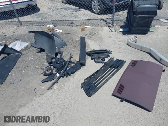 ✅ 2012 Porsche Panamera S • VIN: WP0AB2A75CL060106 • Lot: 42240948. Listed on IAAI with 52,294 mi. Free auction sales archive from the USA and detailed vehicle history report at DreamBid. Image 19.