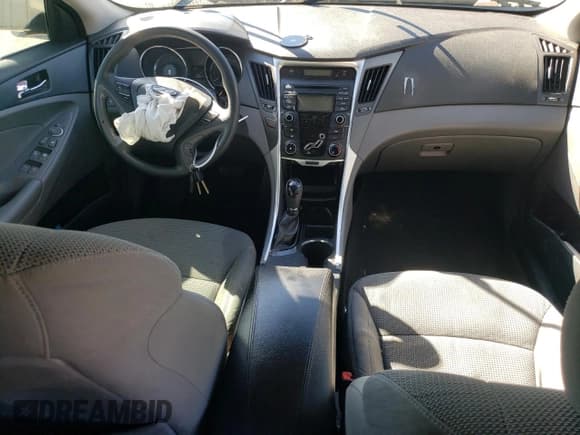 ✅ 2013 Hyundai Sonata GLS • VIN: 5NPEB4AC2DH768099 • Lot: 91893595. Listed on Copart with 142,291 mi. Free auction sales archive from the USA and detailed vehicle history report at DreamBid. Image 8.