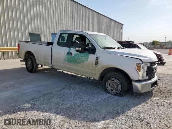 ✅ 2018 Ford F-250 XL • VIN: 1FT7X2A60JEC55485 • Лот: 52981315. Опубликован ранее на Copart с пробегом 123 611 миль. Бесплатный доступ к архиву аукционных продаж из США и подробный отчёт об истории автомобиля на DreamBid. Изображение 4.