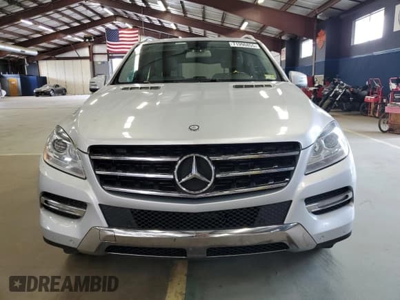 ✅ 2012 Mercedes-Benz M 350 • VIN: 4JGDA2EB6CA033017 • Lot: 71996855. Wystawiony na Copart z przebiegiem 170 272 mil. Bezpłatny archiwum sprzedaży aukcyjnych z USA i szczegółowy raport historii pojazdu na DreamBid. Zdjęcie 5.