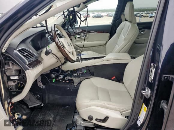 ✅ 2019 Volvo XC90 Momentum • VIN: YV4102CK9K1495788 • Лот: 59366325. Опубликован ранее на Copart с пробегом 55 512 миль. Бесплатный доступ к архиву аукционных продаж из США и подробный отчёт об истории автомобиля на DreamBid. Изображение 7.