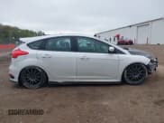 ✅ 2015 Ford Focus ST • VIN: 1FADP3L94FL298865 • Lot: 42171917. Wystawiony na IAAI z przebiegiem 147 777 mil. Bezpłatny archiwum sprzedaży aukcyjnych z USA i szczegółowy raport historii pojazdu na DreamBid. Zdjęcie 13.