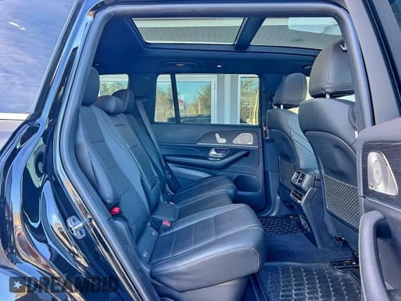 ✅ 2024 Mercedes-Benz GLS 450 • VIN: 4JGFF5KE4RB100324 • Lot: 96824205. Listed on Copart with 85,365 mi. Free auction sales archive from the USA and detailed vehicle history report at DreamBid. Image 6.