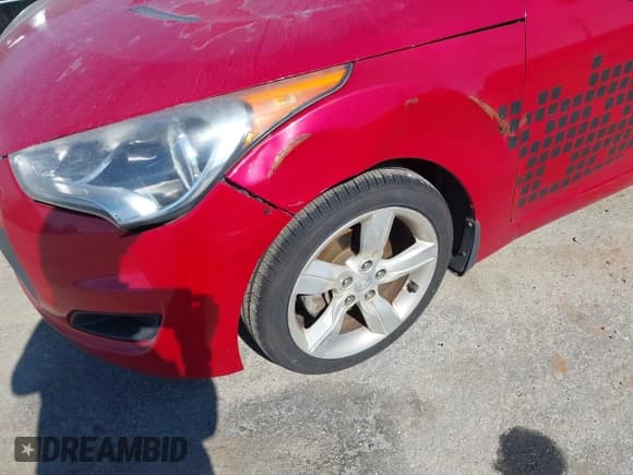 ✅ 2013 Hyundai Veloster w/Black Int • VIN: KMHTC6AD4DU101982 • Lot: 41659208. Wystawiony na IAAI z przebiegiem 136 431 mil. Bezpłatny archiwum sprzedaży aukcyjnych z USA i szczegółowy raport historii pojazdu na DreamBid. Zdjęcie 12.