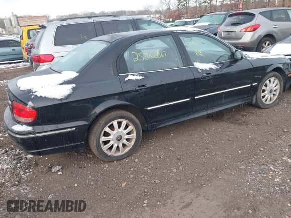 2004 Hyundai Sonata GLS z VIN KMHWF35H24A935458, wystawiony jako IAAI lot #41415003 z przebiegiem Nie podano mil oraz . Historia ofert i sprzedaży dostępna na DreamBid. Obrazek 4.