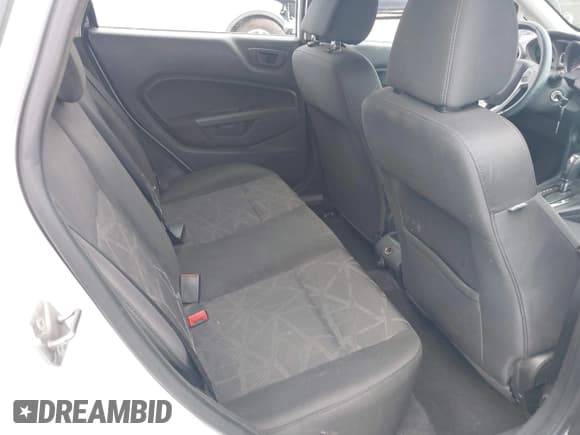 ✅ 2013 Ford Fiesta SE • VIN: 3FADP4EJ3DM215807 • Lot: 42778052. Wystawiony na IAAI z przebiegiem 101 074 mil. Bezpłatny archiwum sprzedaży aukcyjnych z USA i szczegółowy raport historii pojazdu na DreamBid. Zdjęcie 8.