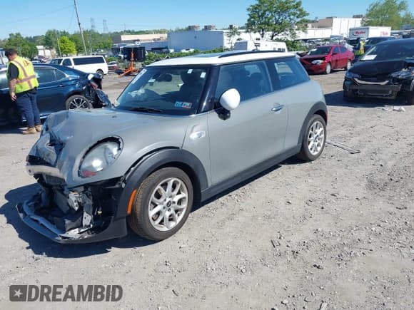 ✅ 2018 MINI Hardtop Cooper S • VIN: WMWXP7C51J2A47022 • Лот: 42199086. Опубликован ранее на IAAI с пробегом 70 065 миль. Бесплатный доступ к архиву аукционных продаж из США и подробный отчёт об истории автомобиля на DreamBid. Изображение 2.