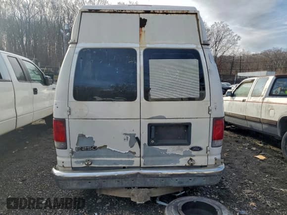 ✅ 2004 Ford Econoline Cargo • VIN: 1FTNS24L94HB45416 • Lot: 96743165. Listed on Copart with 295,444 mi. Free auction sales archive from the USA and detailed vehicle history report at DreamBid. Image 6.