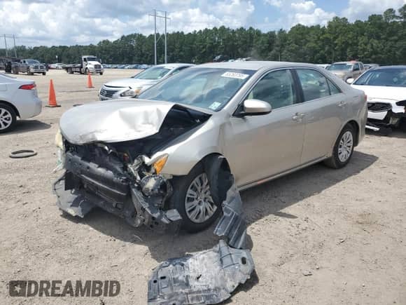 2014 Toyota Camry L z VIN 4T4BF1FK9ER378566, wystawiony jako Copart lot #65263795 z przebiegiem Nie podano mil oraz Szkoda całkowita • Salvage title. Historia ofert i sprzedaży dostępna na DreamBid. Obrazek 1.