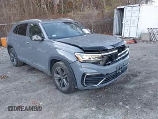 ✅ 2021 Volkswagen Atlas SE • VIN: 1V2RE2CA8MC227464 • Lot: 43588466. Listed on IAAI with 127,357 mi. Free auction sales archive from the USA and detailed vehicle history report at DreamBid. Image 1.