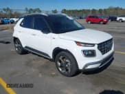 ✅ 2023 Hyundai Venue SEL • VIN: KMHRC8A36PU225589 • Lot: 41836274. Wystawiony na IAAI z przebiegiem 31 701 mil. Bezpłatny archiwum sprzedaży aukcyjnych z USA i szczegółowy raport historii pojazdu na DreamBid. Zdjęcie 1.