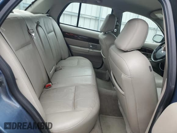 ✅ 2010 Mercury Grand Marquis LS • VIN: 2MEBM7FV0AX631891 • Лот: 70531335. Опубликован ранее на Copart с пробегом 122 309 миль. Бесплатный доступ к архиву аукционных продаж из США и подробный отчёт об истории автомобиля на DreamBid. Изображение 10.