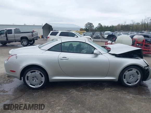 ✅ 2004 Lexus SC 430 • VIN: JTHFN48Y840053546 • Lot: 41945488. Wystawiony na IAAI z przebiegiem 167 846 mil. Bezpłatny archiwum sprzedaży aukcyjnych z USA i szczegółowy raport historii pojazdu na DreamBid. Zdjęcie 13.