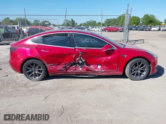 ✅ 2020 Tesla Model 3 Long Range • VIN: 5YJ3E1EB5LF783269 • Lot: 41834249. Wystawiony na IAAI z przebiegiem 80 939 mil. Bezpłatny archiwum sprzedaży aukcyjnych z USA i szczegółowy raport historii pojazdu na DreamBid. Zdjęcie 12.