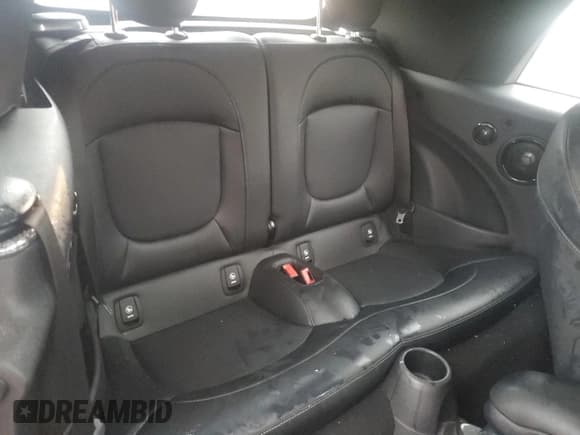 ✅ 2019 MINI Convertible Cooper S • VIN: WMWWG9C57K3E40882 • Лот: 43148735. Опубликован ранее на Copart с пробегом 40 766 миль. Бесплатный доступ к архиву аукционных продаж из США и подробный отчёт об истории автомобиля на DreamBid. Изображение 10.