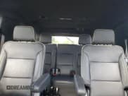 ✅ 2023 Chevrolet Suburban Premier • VIN: 1GNSCFKD7PR462118 • Lot: 81268045. Wystawiony na Copart z przebiegiem 62 560 mil. Bezpłatny archiwum sprzedaży aukcyjnych z USA i szczegółowy raport historii pojazdu na DreamBid. Zdjęcie 10.