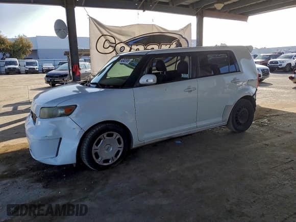 ✅ 2010 Scion xB • VIN: JTLZE4FEXA1110864 • Lot: 94940185. Listed on Copart with 209,815 mi. Free auction sales archive from the USA and detailed vehicle history report at DreamBid. Image 1.
