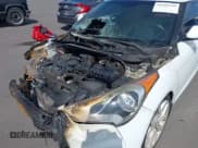 ✅ 2015 Hyundai Veloster • VIN: KMHTC6AD1FU237103 • Lot: 43422559. Wystawiony na IAAI z przebiegiem Nie podano. Bezpłatny archiwum sprzedaży aukcyjnych z USA i szczegółowy raport historii pojazdu na DreamBid. Zdjęcie 15.