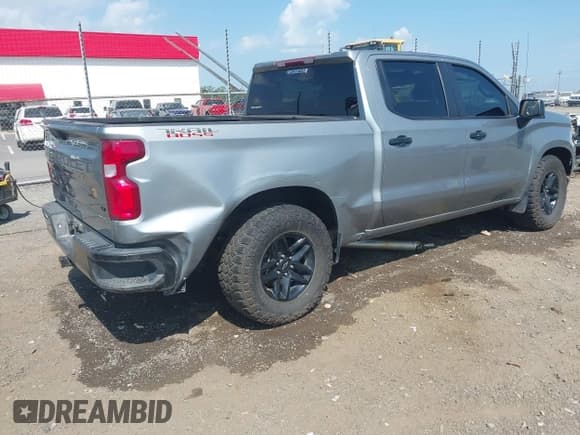 ✅ 2023 Chevrolet Silverado 1500 LT Trail Boss • VIN: 3GCPDFEK8PG150461 • Lot: 42816422. Wystawiony na IAAI z przebiegiem 50 988 mil. Bezpłatny archiwum sprzedaży aukcyjnych z USA i szczegółowy raport historii pojazdu na DreamBid. Zdjęcie 4.