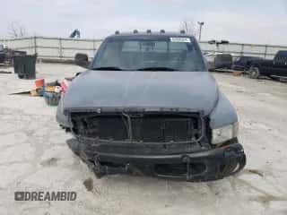 1996 Dodge 3500 z VIN 3B7MC33C1TM128281, wystawiony jako Copart lot #82966324 z przebiegiem 235 469 mil mil oraz Szkoda całkowita • Salvage title. Historia ofert i sprzedaży dostępna na DreamBid. Obrazek 5.