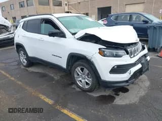 ✅ 2022 Jeep Compass Latitude • VIN: 3C4NJDBB3NT130597 • Lot: 43176887. Listed on IAAI with 32,490 mi. Free auction sales archive from the USA and detailed vehicle history report at DreamBid. Image 1.