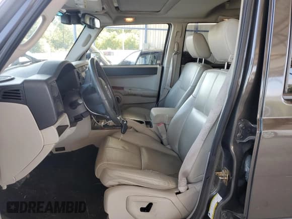 ✅ 2006 Jeep Commander Limited • VIN: 1J8HH58246C221891 • Lot: 69840815. Wystawiony na Copart z przebiegiem 181 076 mil. Bezpłatny archiwum sprzedaży aukcyjnych z USA i szczegółowy raport historii pojazdu na DreamBid. Zdjęcie 7.