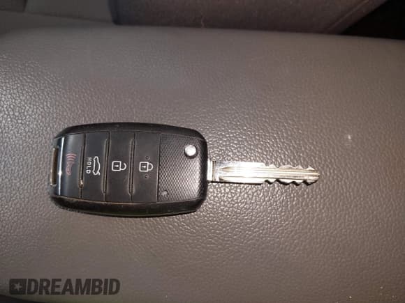 ✅ 2017 Kia Forte LX • VIN: 3KPFK4A72HE085417 • Lot: 42718543. Wystawiony na IAAI z przebiegiem 147 499 mil. Bezpłatny archiwum sprzedaży aukcyjnych z USA i szczegółowy raport historii pojazdu na DreamBid. Zdjęcie 11.