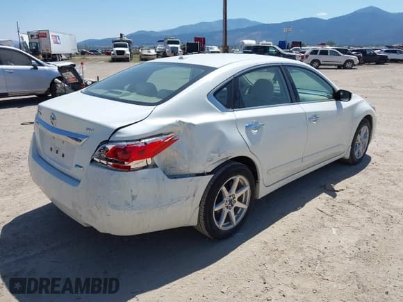 ✅ 2014 Nissan Altima S • VIN: 1N4AL3AP7EN214136 • Lot: 42761700. Wystawiony na IAAI z przebiegiem 70 160 mil. Bezpłatny archiwum sprzedaży aukcyjnych z USA i szczegółowy raport historii pojazdu na DreamBid. Zdjęcie 6.