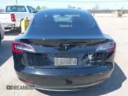 ✅ 2021 Tesla Model 3 Long Range • VIN: 5YJ3E1EB2MF065583 • Lot: 42067399. Wystawiony na IAAI z przebiegiem 52 333 mil. Bezpłatny archiwum sprzedaży aukcyjnych z USA i szczegółowy raport historii pojazdu na DreamBid. Zdjęcie 17.