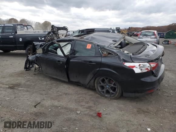 ✅ 2013 Ford Focus SE • VIN: 1FADP3F22DL223335 • Lot: 91401465. Wystawiony na Copart z przebiegiem Nie podano. Bezpłatny archiwum sprzedaży aukcyjnych z USA i szczegółowy raport historii pojazdu na DreamBid. Zdjęcie 2.