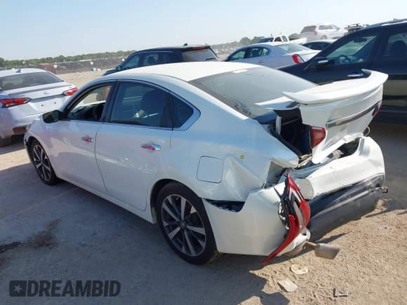 ✅ 2017 Nissan Altima S • VIN: 1N4AL3AP9HN308670 • Lot: 43226933. Wystawiony na IAAI z przebiegiem 111 411 mil. Bezpłatny archiwum sprzedaży aukcyjnych z USA i szczegółowy raport historii pojazdu na DreamBid. Zdjęcie 3.