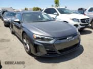 ✅ 2022 Audi e-tron GT Prestige • VIN: WAUDJBFW9N7004503 • Лот: 57742104. Опубликован ранее на Copart с пробегом 27 457 миль. Бесплатный доступ к архиву аукционных продаж из США и подробный отчёт об истории автомобиля на DreamBid. Изображение 4.