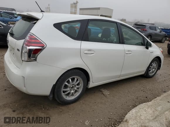 ✅ 2016 Toyota Prius Two • VIN: JTDZN3EU9GJ043424 • Lot: 93357625. Wystawiony na Copart z przebiegiem 162 032 mil. Bezpłatny archiwum sprzedaży aukcyjnych z USA i szczegółowy raport historii pojazdu na DreamBid. Zdjęcie 3.