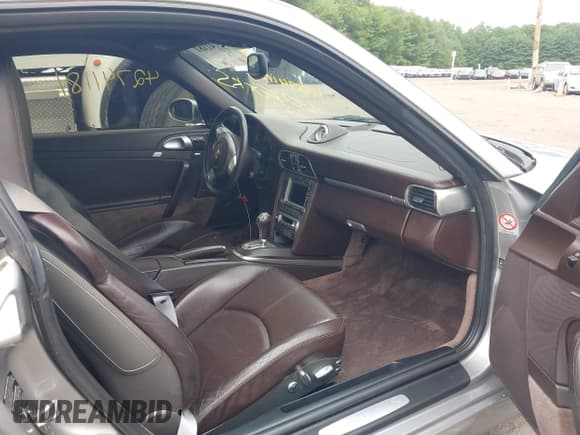 ✅ 2005 Porsche 911 Turbo S • VIN: WP0AB29935S742402 • Лот: 42741181. Опубликован ранее на IAAI с пробегом 139 594 миль. Бесплатный доступ к архиву аукционных продаж из США и подробный отчёт об истории автомобиля на DreamBid. Изображение 5.