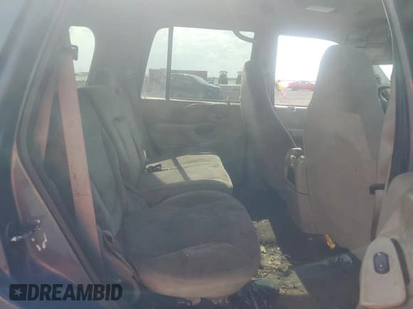 ✅ 2001 Ford Expedition XLT • VIN: 1FMRU15W01LA72813 • Lot: 70714715. Listed on Copart with 42,420 mi. Free auction sales archive from the USA and detailed vehicle history report at DreamBid. Image 10.