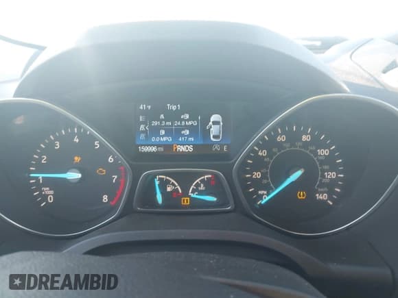 ✅ 2017 Ford Escape SE • VIN: 1FMCU9GDXHUC46133 • Lot: 43537875. Wystawiony na IAAI z przebiegiem 159 996 mil. Bezpłatny archiwum sprzedaży aukcyjnych z USA i szczegółowy raport historii pojazdu na DreamBid. Zdjęcie 7.