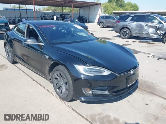 ✅ 2019 Tesla Model S 75D • VIN: 5YJSA1E23KF302229 • Lot: 43320212. Listed on IAAI with 67,964 mi. Free auction sales archive from the USA and detailed vehicle history report at DreamBid. Image 1.