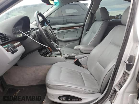 2000 BMW 3 Series 323i with VIN WBAAM3338YFP66290, listed as a Copart auction lot 41625645 with 76,709 mi miles and Salvage title. Bid and sale history available at DreamBid. Image 7.