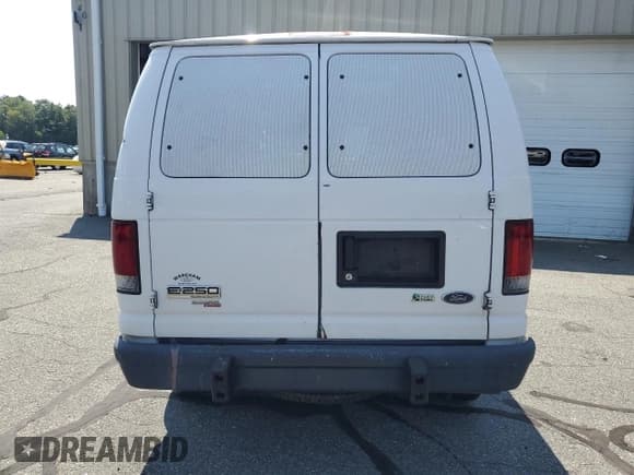 ✅ 2013 Ford Econoline Cargo Commercial • VIN: 1FTNE2EW2DDA45892 • Lot: 68166115. Listed on Copart with 192,923 mi. Free auction sales archive from the USA and detailed vehicle history report at DreamBid. Image 6.
