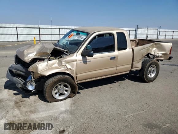 ✅ 2000 Toyota Tacoma PreRunner • VIN: 4TASM92N4YZ669482 • Lot: 68370165. Listed on Copart with 197,869 mi. Free auction sales archive from the USA and detailed vehicle history report at DreamBid. Image 1.