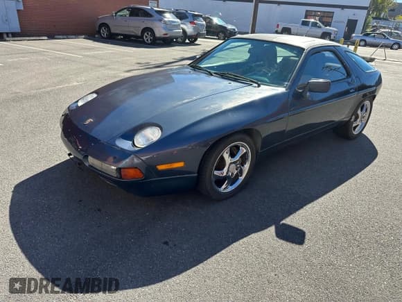✅ 1987 Porsche 928 • VIN: WP0JB0921HS862257 • Лот: 76322184. Опубликован ранее на Copart с пробегом 159 733 миль. Бесплатный доступ к архиву аукционных продаж из США и подробный отчёт об истории автомобиля на DreamBid. Изображение 2.