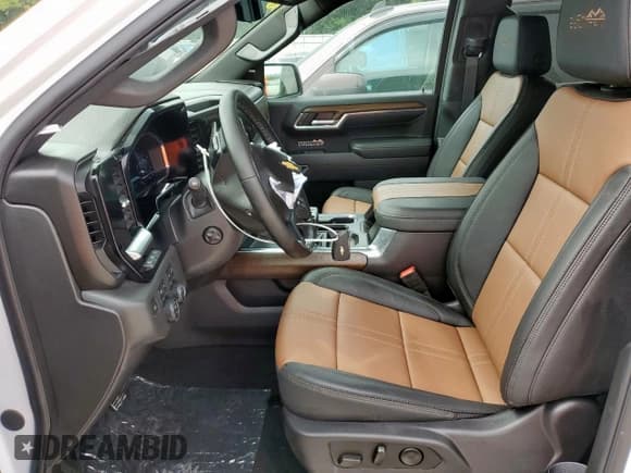 ✅ 2025 Chevrolet Silverado 1500 • VIN: 3GCUKJELXSG260022 • Лот: 62686135. Опубликован ранее на Copart с пробегом 3 987 миль. Бесплатный доступ к архиву аукционных продаж из США и подробный отчёт об истории автомобиля на DreamBid. Изображение 7.