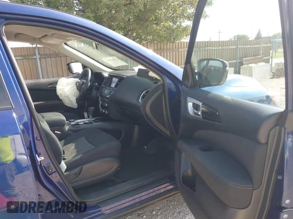 ✅ 2017 Nissan Pathfinder S • VIN: 5N1DR2MM2HC617907 • Лот: 42698760. Опубликован ранее на IAAI с пробегом 81 979 миль. Бесплатный доступ к архиву аукционных продаж из США и подробный отчёт об истории автомобиля на DreamBid. Изображение 5.