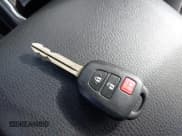 ✅ 2017 Toyota Tacoma SR • VIN: 5TFRX5GN1HX081966 • Lot: 43105004. Wystawiony na IAAI z przebiegiem 96 483 mil. Bezpłatny archiwum sprzedaży aukcyjnych z USA i szczegółowy raport historii pojazdu na DreamBid. Zdjęcie 11.