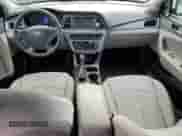 2016 Hyundai Sonata SE z VIN 5NPE24AF9GH405653, wystawiony jako Copart lot #56462645 z przebiegiem 103 867 mil mil oraz Szkoda całkowita • Salvage title. Historia ofert i sprzedaży dostępna na DreamBid. Obrazek 8.